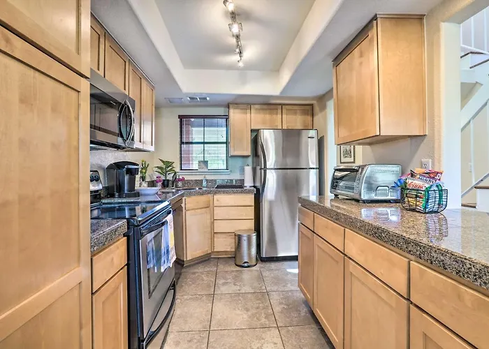 Gorgeous Getaway W/ Furnished Patio! Casa vacanze