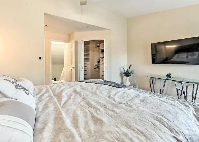 Gorgeous Getaway W/ Furnished Patio! Tucson
